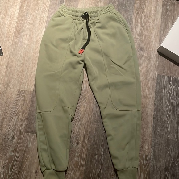 NWOT- Shein Joggers (XS) - Picture 2 of 3